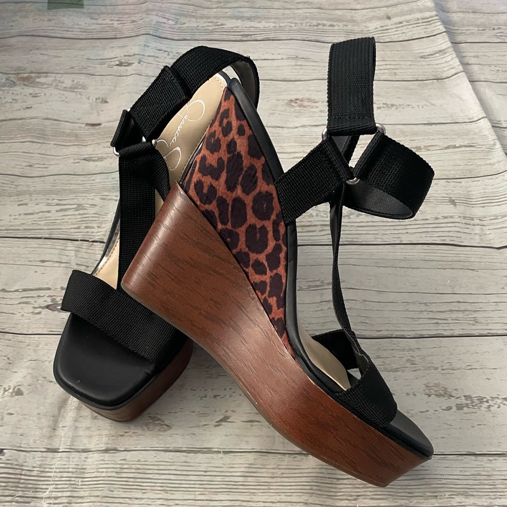 😍Jessica Simpson black animal prints, wedges size 8 small scuffs see pictures